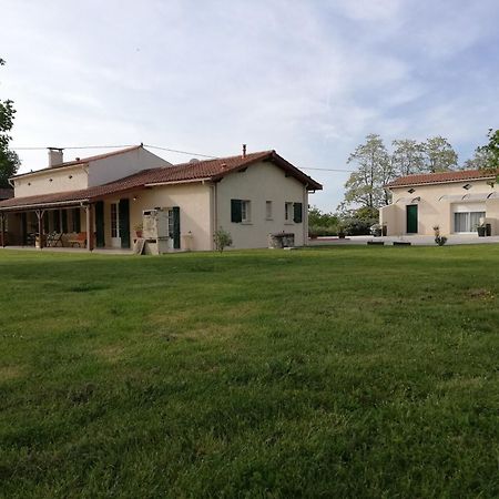 Bed and Breakfast La Mancine Laulan Jau-Dignac-et-Loirac Экстерьер фото