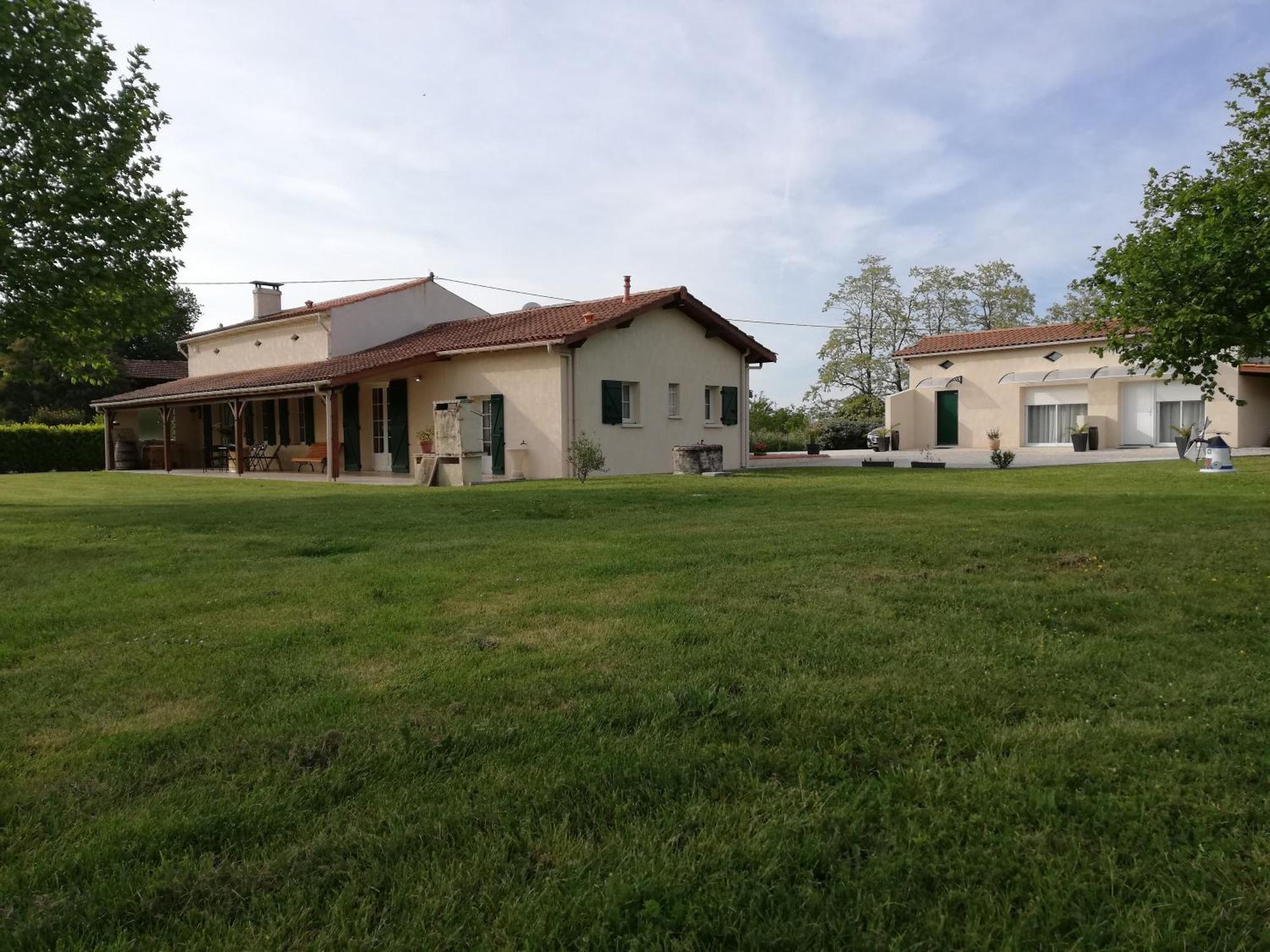 Bed and Breakfast La Mancine Laulan Jau-Dignac-et-Loirac Экстерьер фото
