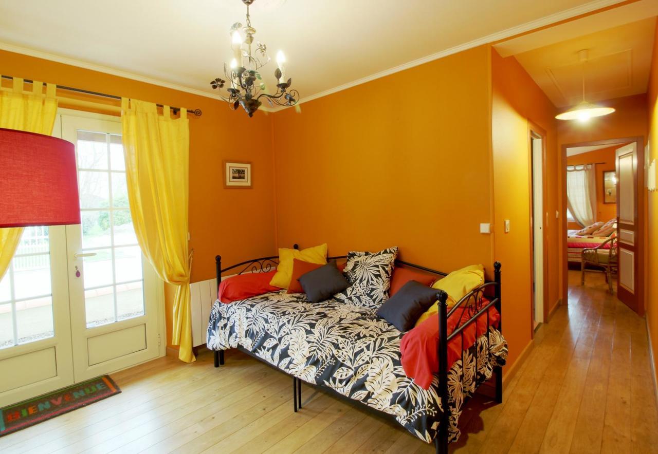 Bed and Breakfast La Mancine Laulan Jau-Dignac-et-Loirac Экстерьер фото